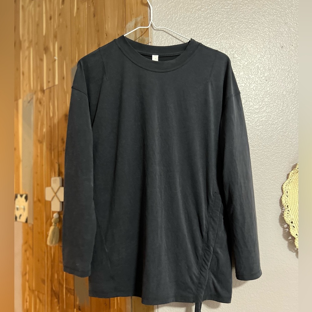 Black long sleeve Lululemon shirt